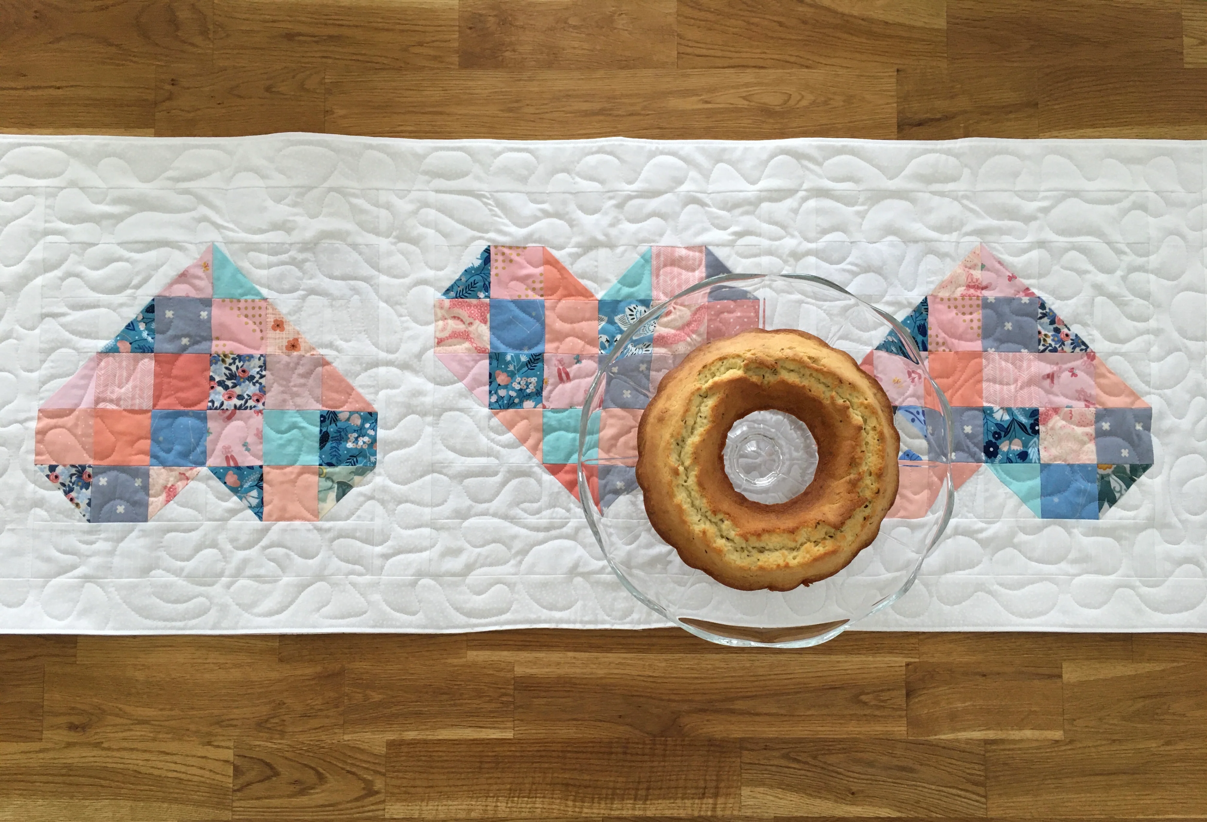 Tumbled Love Table Runner Pattern - PDF Instant Download - Image 4